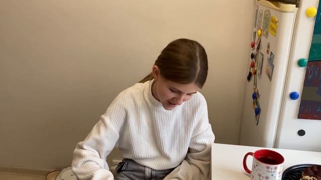 ВЛОГ: Продаю все камеры. Развод в сетях. Крестница в гостях. Дарю подарки. смотреть онлайн