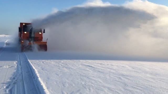 Новинка: фрезерно-роторный снегоочиститель ЭД660АК смотреть онлайн