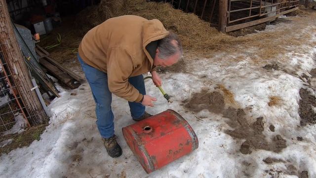 getting the 1924 McCormick Deering 10-20 running | part 1: repairing a rusty fuel tank смотреть онлайн