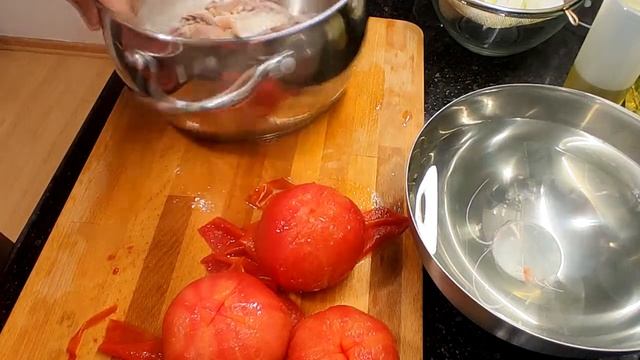 ★ Рагу из кальмаров с томатами и соусом Тартар. смотреть онлайн