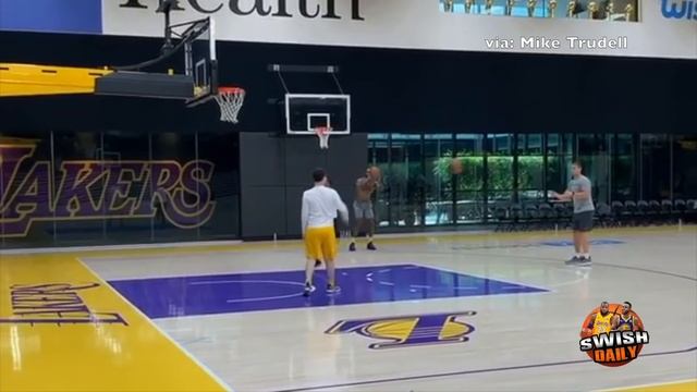 LeBron draining shots at Lakers practice & is expected to return soon смотреть онлайн
