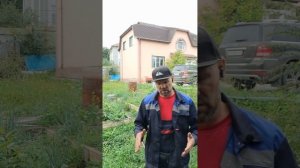 Герметизация и утепление потолка жилого дома пенополиуретаном.