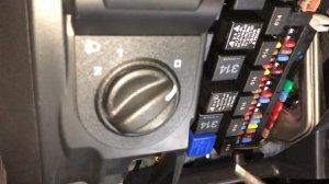 Расположение предохранителя клаксона на гранте