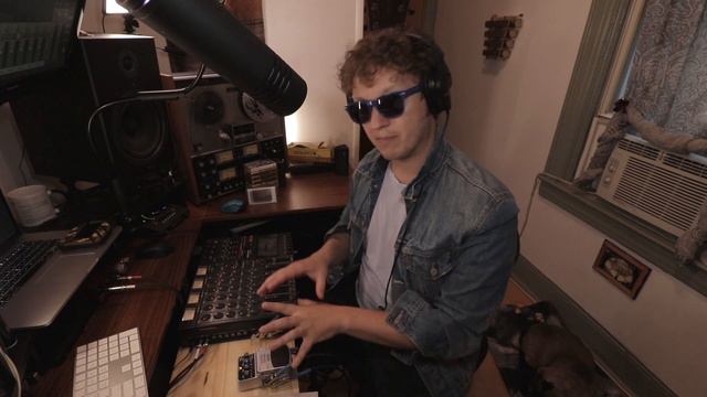 3 Ways to Reverb a Simple Drum Machine on the TASCAM Porta Two ||| Roland TR-505 смотреть онлайн