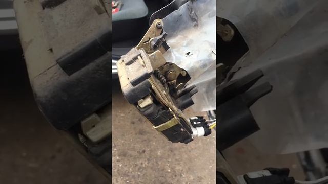 Замена дверного замка Fiat Tipo/Tempra смотреть онлайн