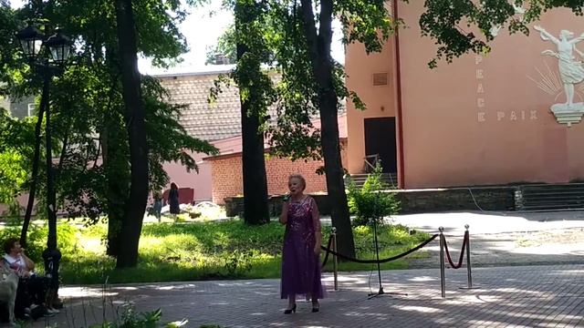 "Под лаской плюшевого пледа". В исполнении Лидии АНТИПОВОЙ смотреть онлайн