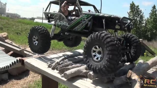 RC ADVENTURES - Axial Wraith - Bashing, Rock Crawling, & Smashing the Trail смотреть онлайн