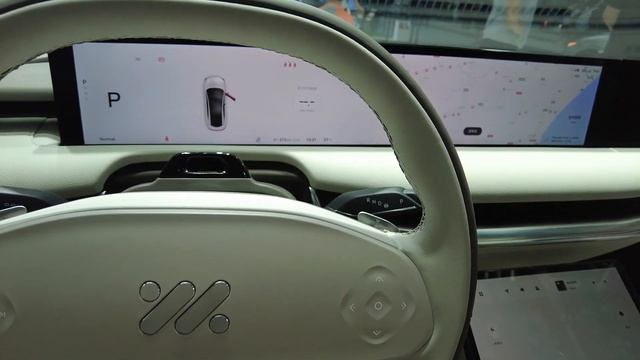 Крутейший Электромобиль Zhiji IM L7 от SAIC 4секунды до 100кмч 425кВт 93кВтч батарея краткий обзор