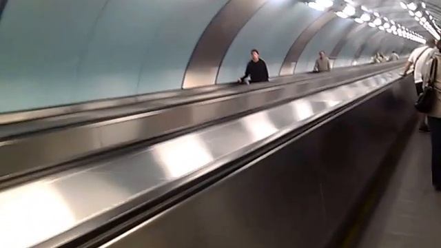 Новый выход со станции метро "Спортивная" на Васильевский остров смотреть онлайн