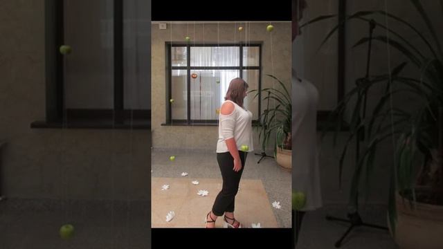 Инсталляция Надежды Белокур к проекту "Три лепестка женственности" смотреть онлайн