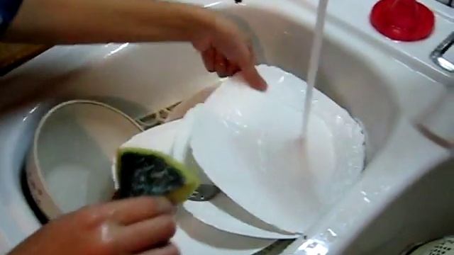 Как правильно мыть посуду