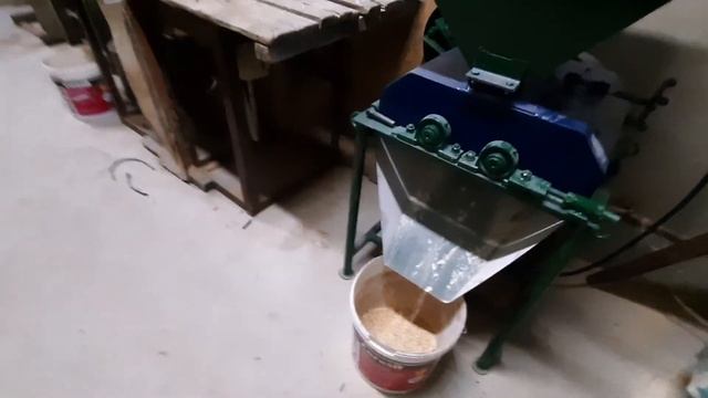 Обзор валковой плющилки от ТОВ "Агрогарант" м. Кривий Ріг смотреть онлайн