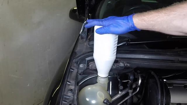 How to service the coolant system on a Peugeot 307 2001 - 2008 4147 Coolant Drain смотреть онлайн