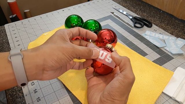 How To Make Personalized Christmas Ornaments With Your Silhouette Cameo смотреть онлайн