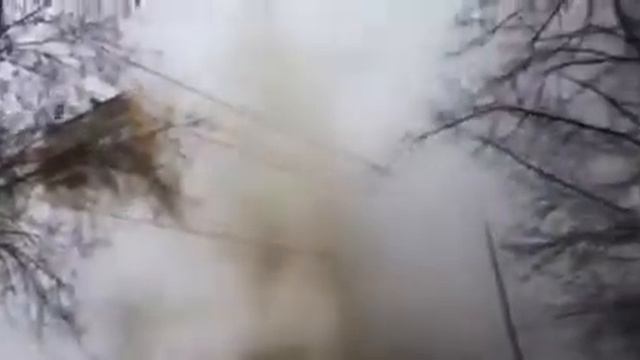 Порыв трубопровода с горячей водой смотреть онлайн