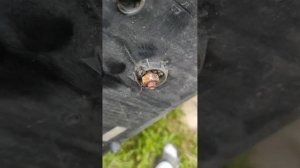 Как открыть багажник Audi A8 D2 если сел аккумулятор