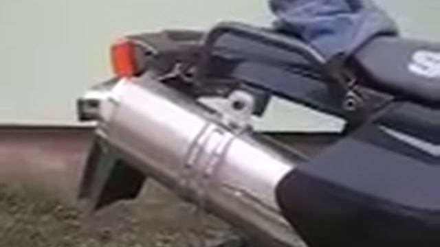 SUZUKI DR 650 SE with RACE exhaust смотреть онлайн