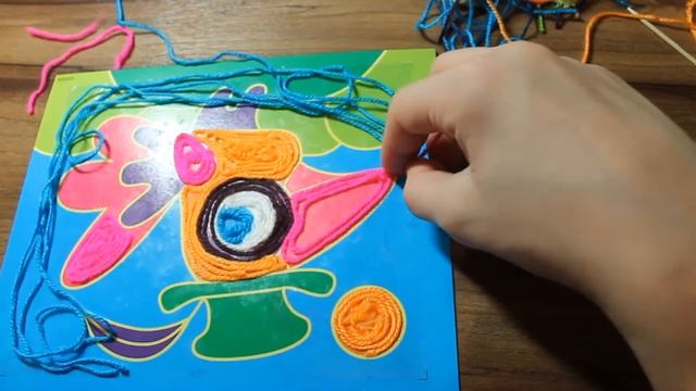 ДЕЛАЕМ КАРТИНУ ИЗ НИТОК | Фуфа ПРОБУЕТ ВЫРАЩЕНУЮ ТРАВУ смотреть онлайн