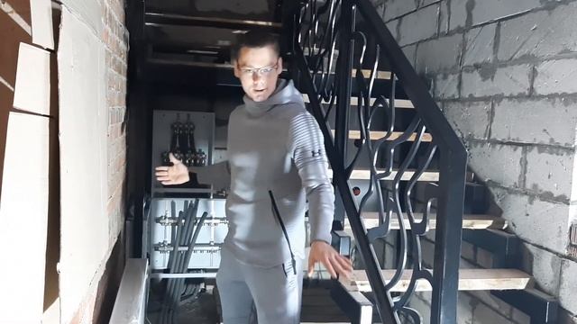 Металлическая лестница на второй этаж. Ограждения на листе металла с эксклюзивным рисунком! смотреть онлайн