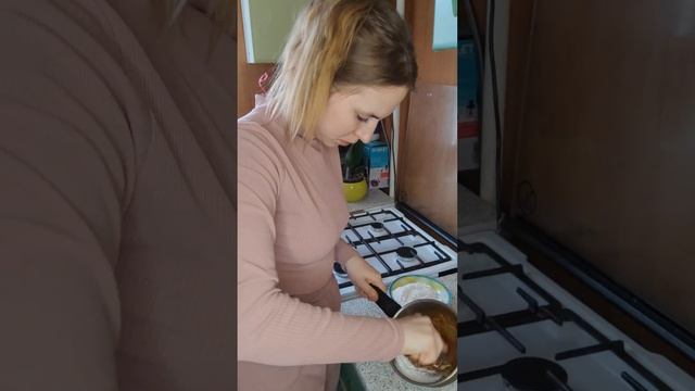 Впервые готовлю имбирное ПП печенье? . Всё сгорело?