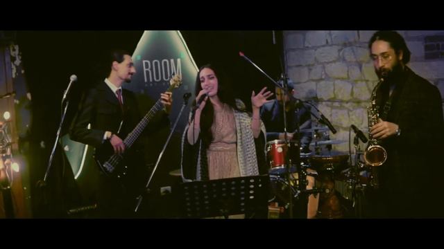 The Sinatras - Sway Feat. Farida Tamer смотреть онлайн