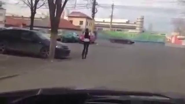 Смотри что с некоторыми делают каблуки смотреть онлайн