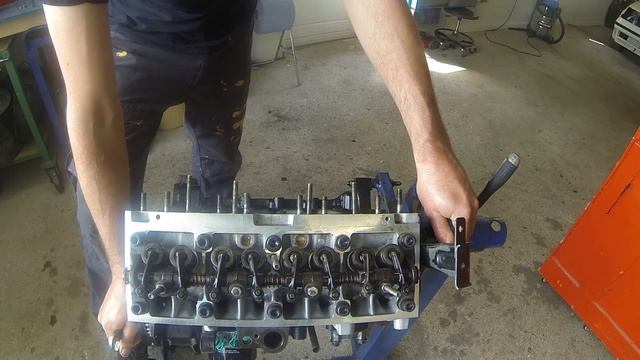 Renault 5 GT TURBO- Engine rebuild- Valve clearance and oil pan смотреть онлайн
