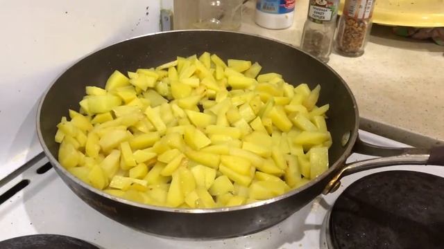 Мясо с картофелем и грибами в обалденно сливочном соусе. Русская скоблянка. смотреть онлайн