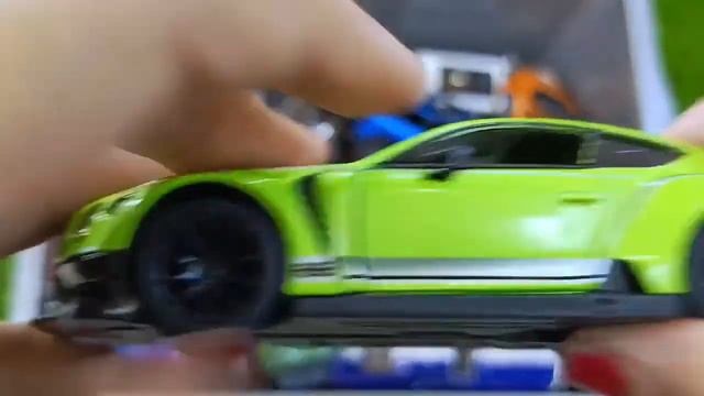 A Box Full Of Model Car Jaguar, Nissan, Audi, Maserati, Peugeot, Volvo, Renault, Subaru, Lexus смотреть онлайн