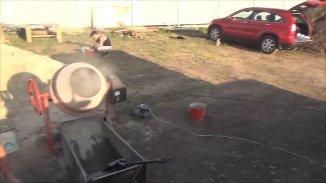 Заливка 4-х рядов Теколит в Ростове-на-дону. Показ закрутки шурупов в блоки Теколит. смотреть онлайн