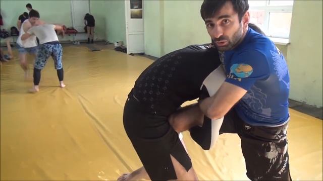 Работа в партере для ММА от клуба DCC 2 ч. смотреть онлайн