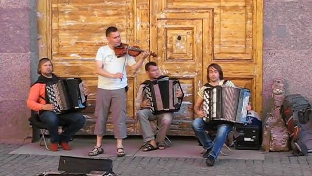 Уличные музыканты в Питере! смотреть онлайн