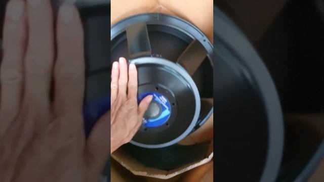 BEYMA 18G550 Subwoofer... смотреть онлайн