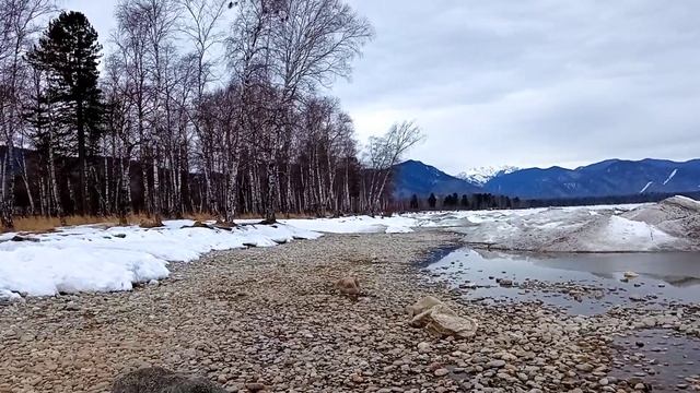 Чудесная старая улочка. Байкал в апреле. смотреть онлайн