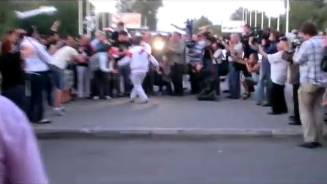Мансур Исаев танцует в Челябинске!!!.wmv смотреть онлайн