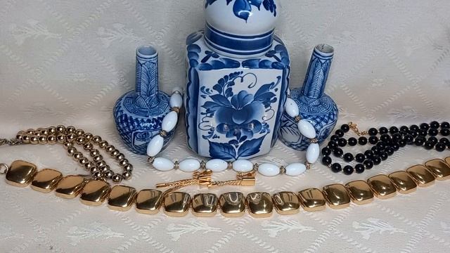 Распродажа нового интересного лота. Винтажный лот от MONET