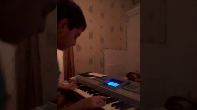 Ризван Гамбаров на синтезаторе!!!! Смотреть всем смотреть онлайн