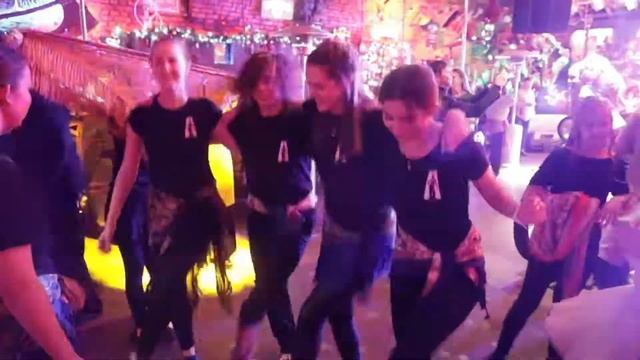 СТУДИЯ АКТЕР встречает Новый 2018й Год Версия "Где то на белом свете..." смотреть онлайн