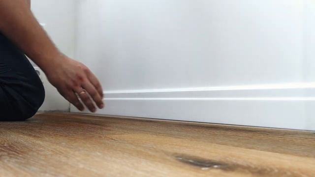 Монтаж напольного плинтуса Bello Deco смотреть онлайн