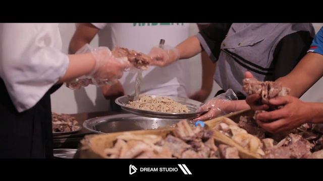 Коллективный Ифтар на 3 000 человек в Мечети им Махмуда Кашгари смотреть онлайн