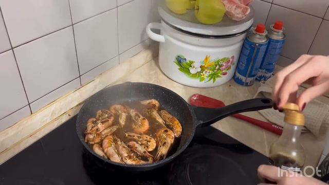 Жаренные креветки в соевом соусе! смотреть онлайн