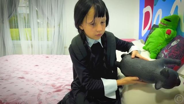 Kids in the school yellow bus and other stories смотреть онлайн