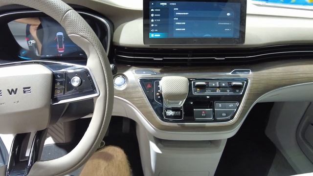 SAIC Roewe imax 8ev Electric VAN 180Kw 90KwH 45000USD смотреть онлайн