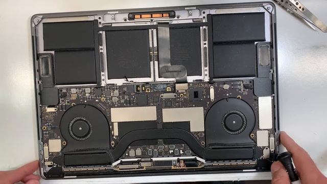 ?? MACBOOK LCD WITH SPOTLIGHTS AT THE BOTTOM OF THE SCREEN (DOTS) RESULTING IN BLACK SCREEN, FIXED!