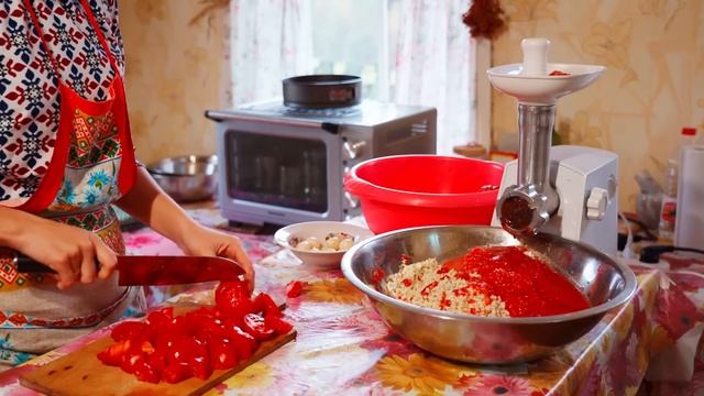 ЖИЗНЬ МОЛОДОЙ ПАРЫ В ДЕРЕВНЕ | У НАС ЗА ПЕЧКОЙ ПОСЕЛИЛСЯ ДОМОВОЙ | КУРЫ ГИБНУТ