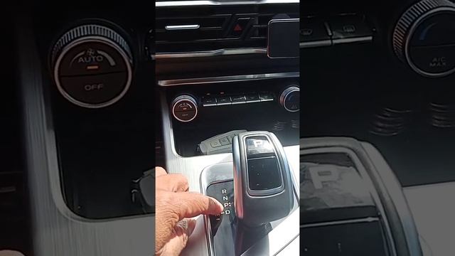 Geely Coolray interior смотреть онлайн