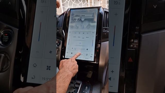 ✅ Pantalla gigante tipo Tesla para Toyota HDJ200: ¡Así queda! смотреть онлайн