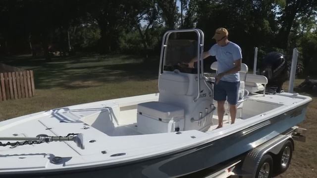 Fox Sports Outdoors Anchor Barry Stokes Demos the Mako 21LTS Inshore Skiff смотреть онлайн