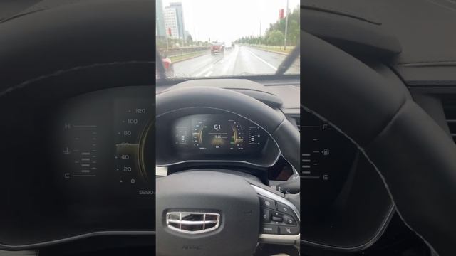 Geely Atlas Pro как быстро включается система старт стоп после стоянки смотреть онлайн