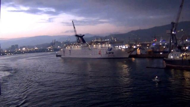 ИТАЛИЯ . ГЕНУЯ КРАСОТА НОЧНОГО МОРСКОГО ПОРТА 2015.ITALY. GENOA BEAUTY NIGHT SEAPORT 2015. смотреть онлайн
